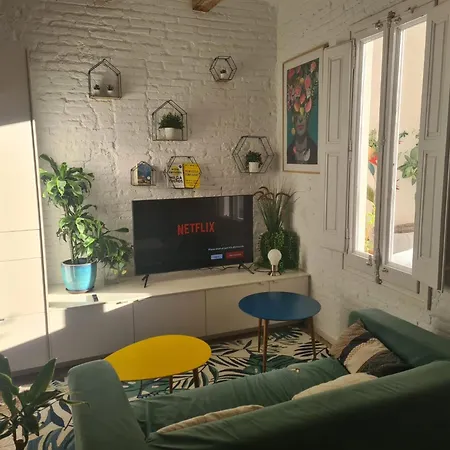 Enchanting 2 Bedroom Flat With Terrace Near Placa Espanya * バルセロナ