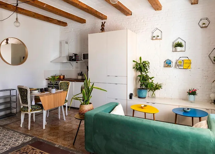 Enchanting 2 Br Flat With Terrace Near Plaça Espanya