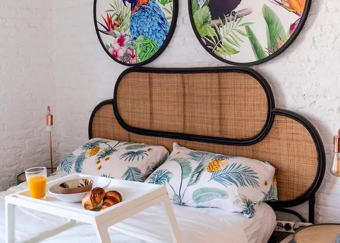 Enchanting 2 Br Flat With Terrace Near Plaça Espanya
