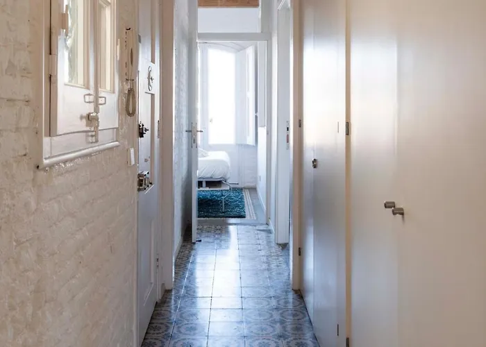 Apartamento Enchanting 2 Br Flat With Terrace Near Plaça Espanya