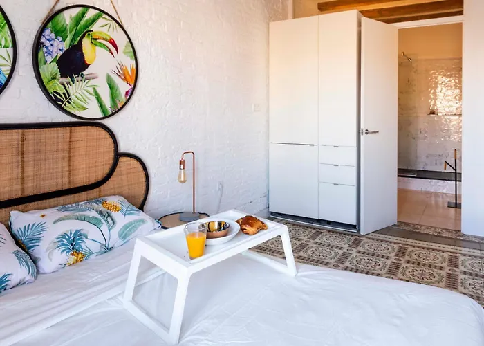 Enchanting 2 Br Flat With Terrace Near Plaça Espanya