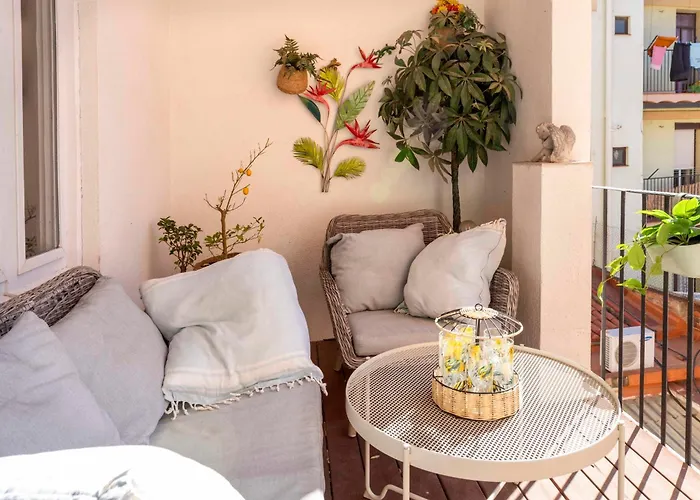 Enchanting 2 Br Flat With Terrace Near Plaça Espanya