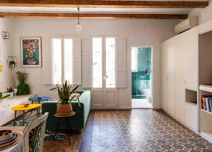 Enchanting 2 Br Flat With Terrace Near Plaça Espanya