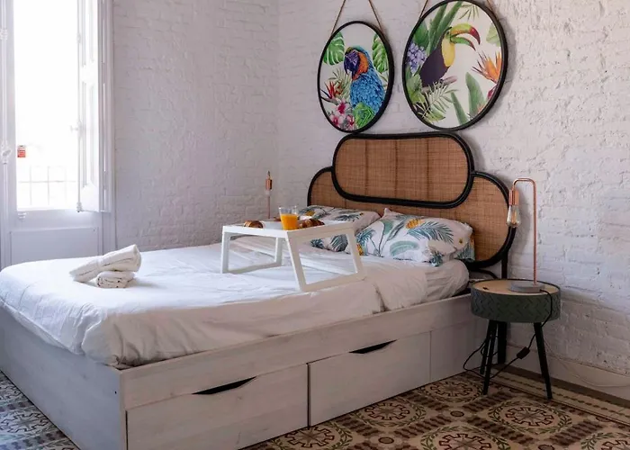 Apartamento Enchanting 2 Br Flat With Terrace Near Plaça Espanya